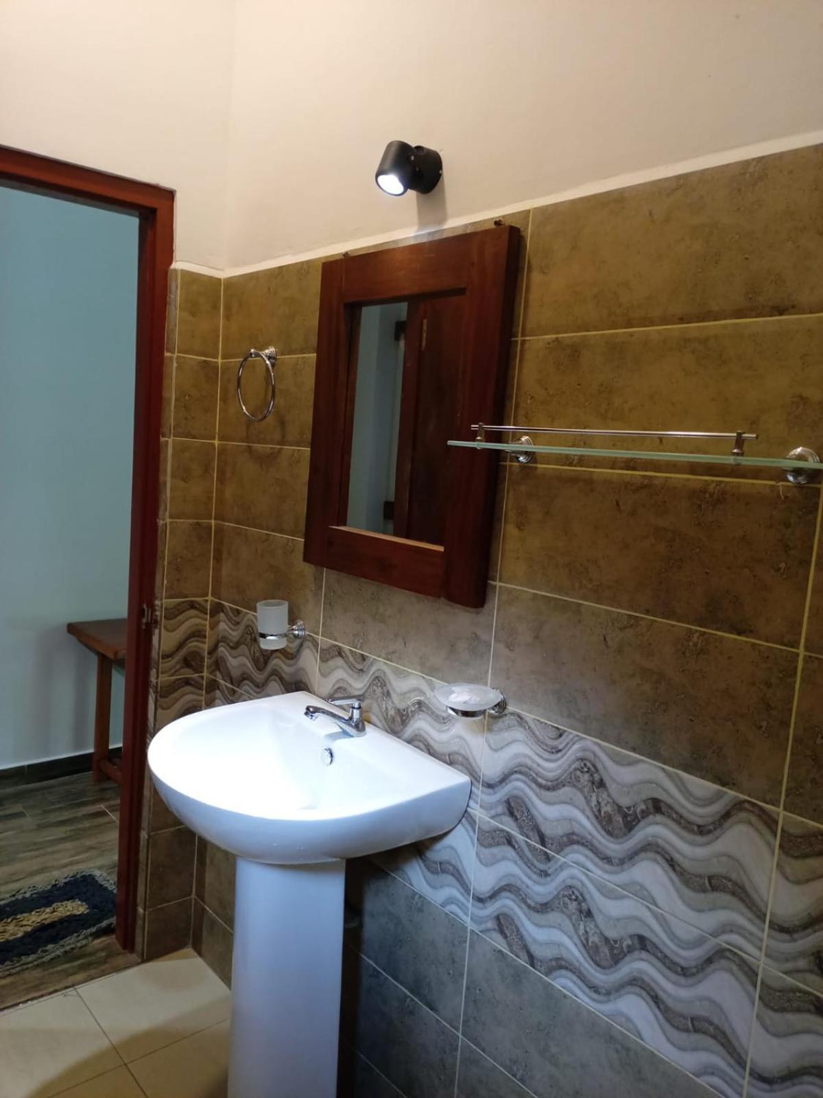 Old Bridge Riverside Hotel كتولغالا المظهر الخارجي الصورة